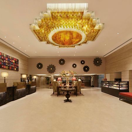 Grand Mercure Vadodara Surya Palace Dış mekan fotoğraf