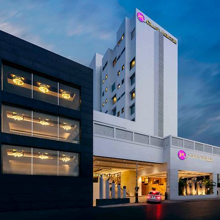 Grand Mercure Vadodara Surya Palace Dış mekan fotoğraf