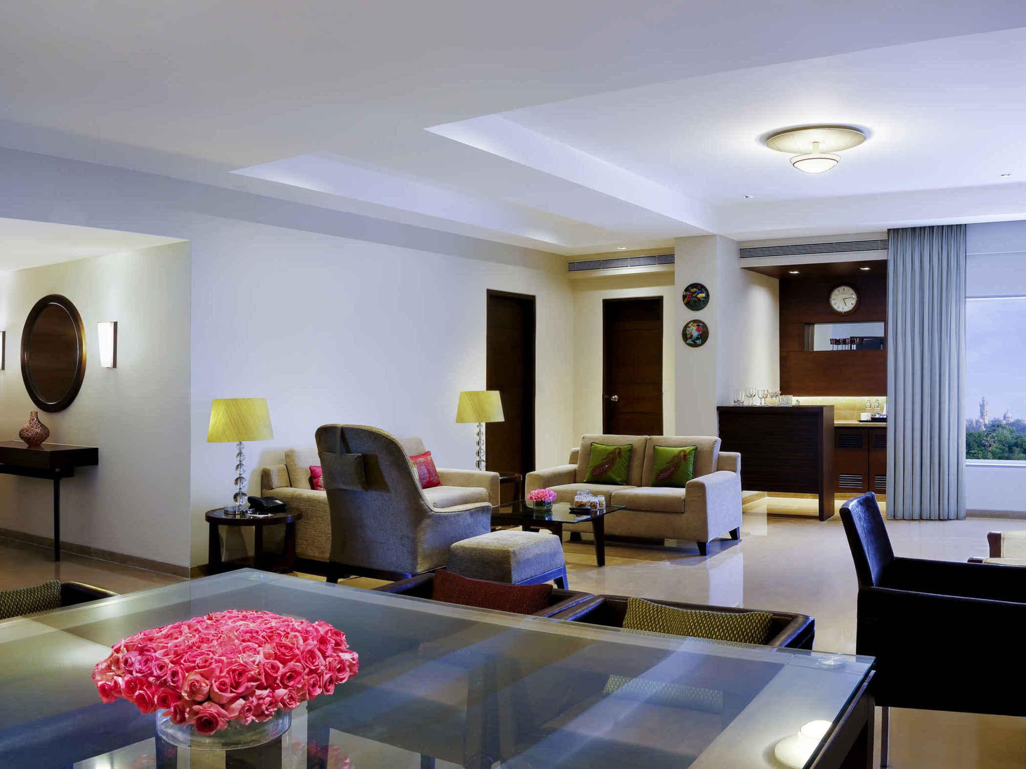 Grand Mercure Vadodara Surya Palace Dış mekan fotoğraf