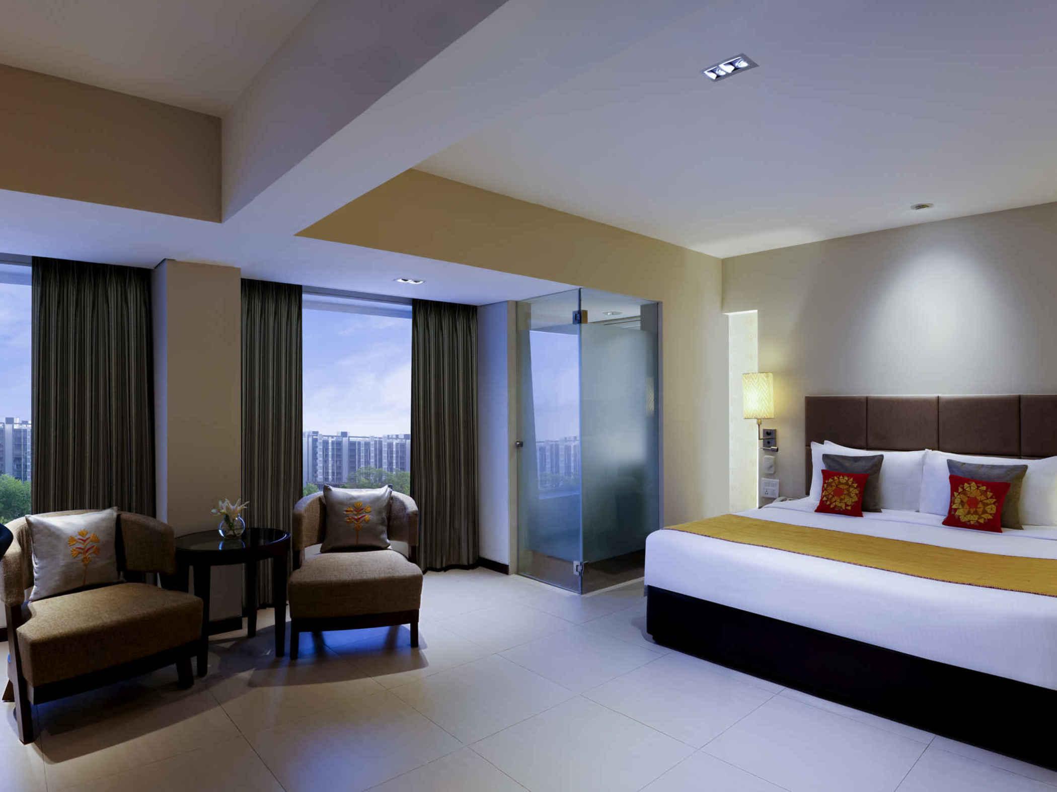 Grand Mercure Vadodara Surya Palace Dış mekan fotoğraf