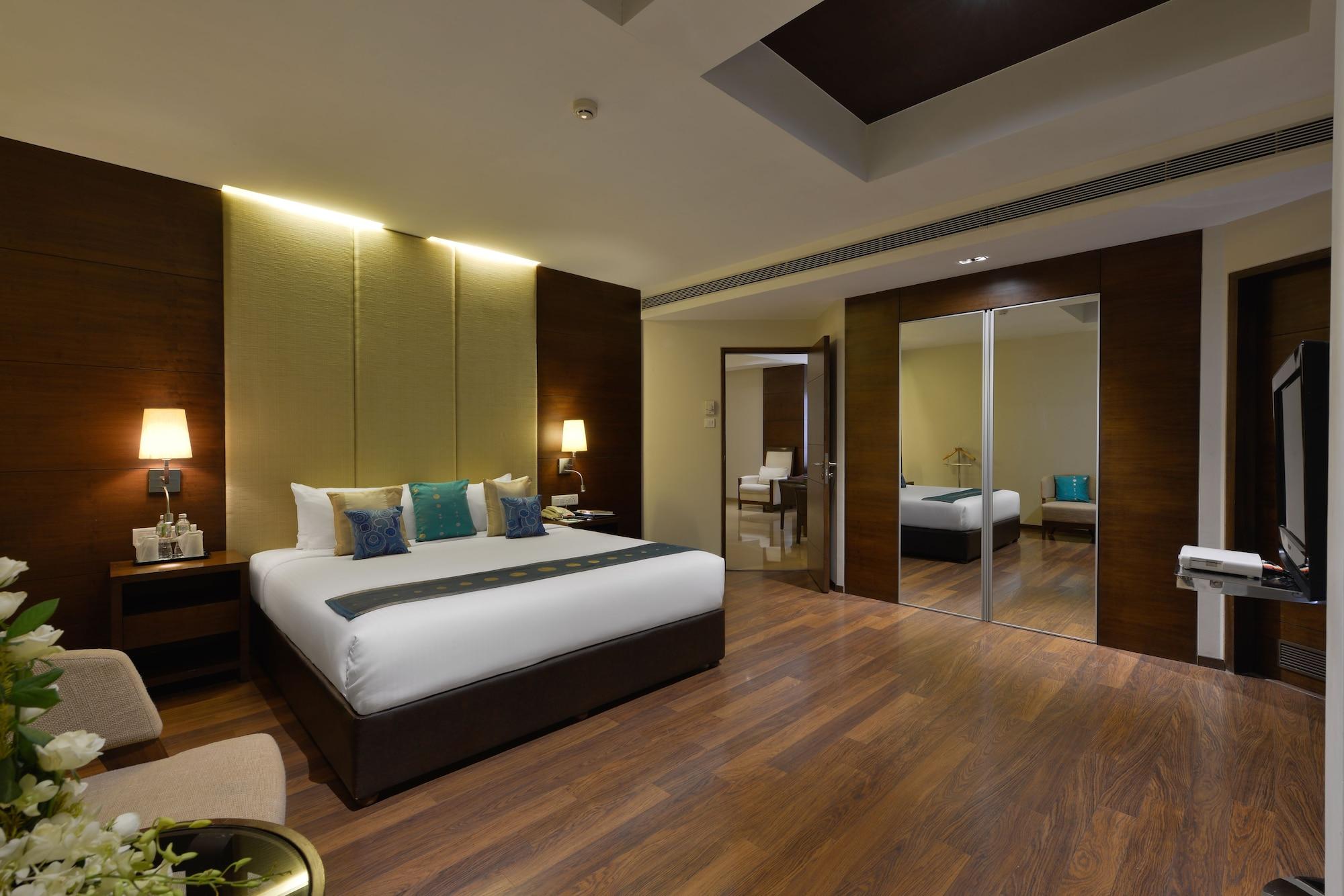 Grand Mercure Vadodara Surya Palace Dış mekan fotoğraf