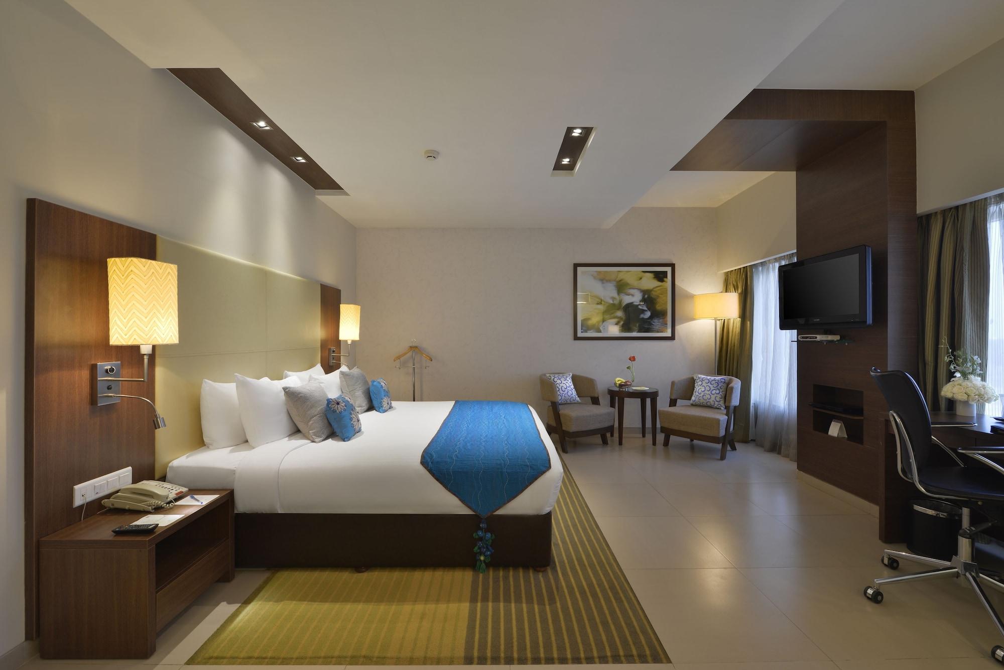 Grand Mercure Vadodara Surya Palace Dış mekan fotoğraf