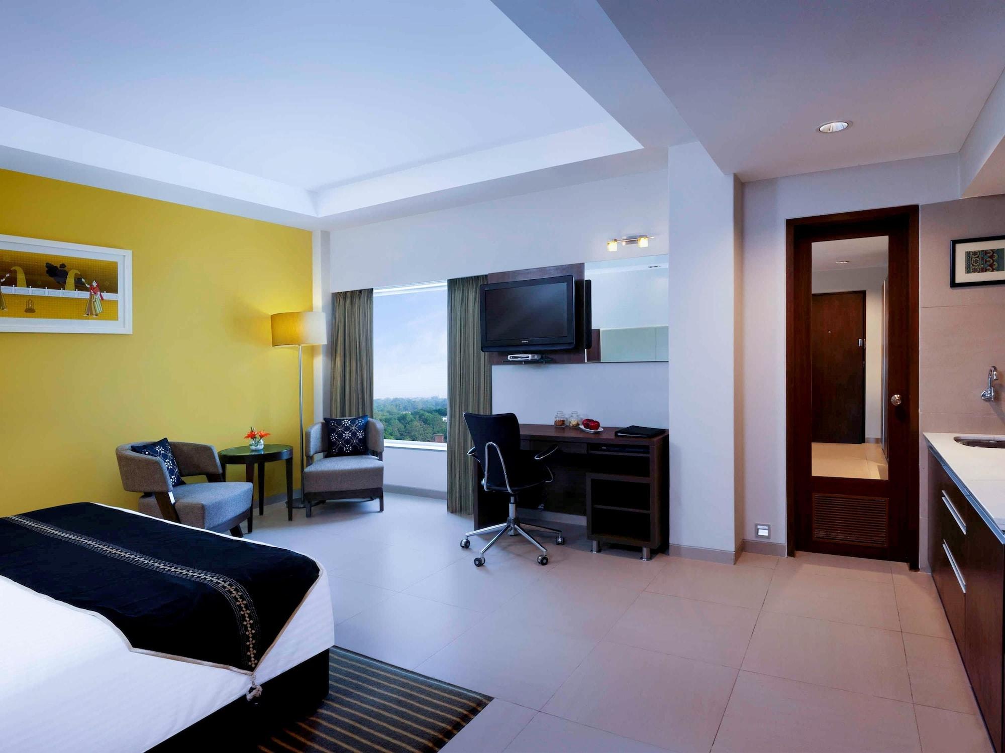 Grand Mercure Vadodara Surya Palace Dış mekan fotoğraf