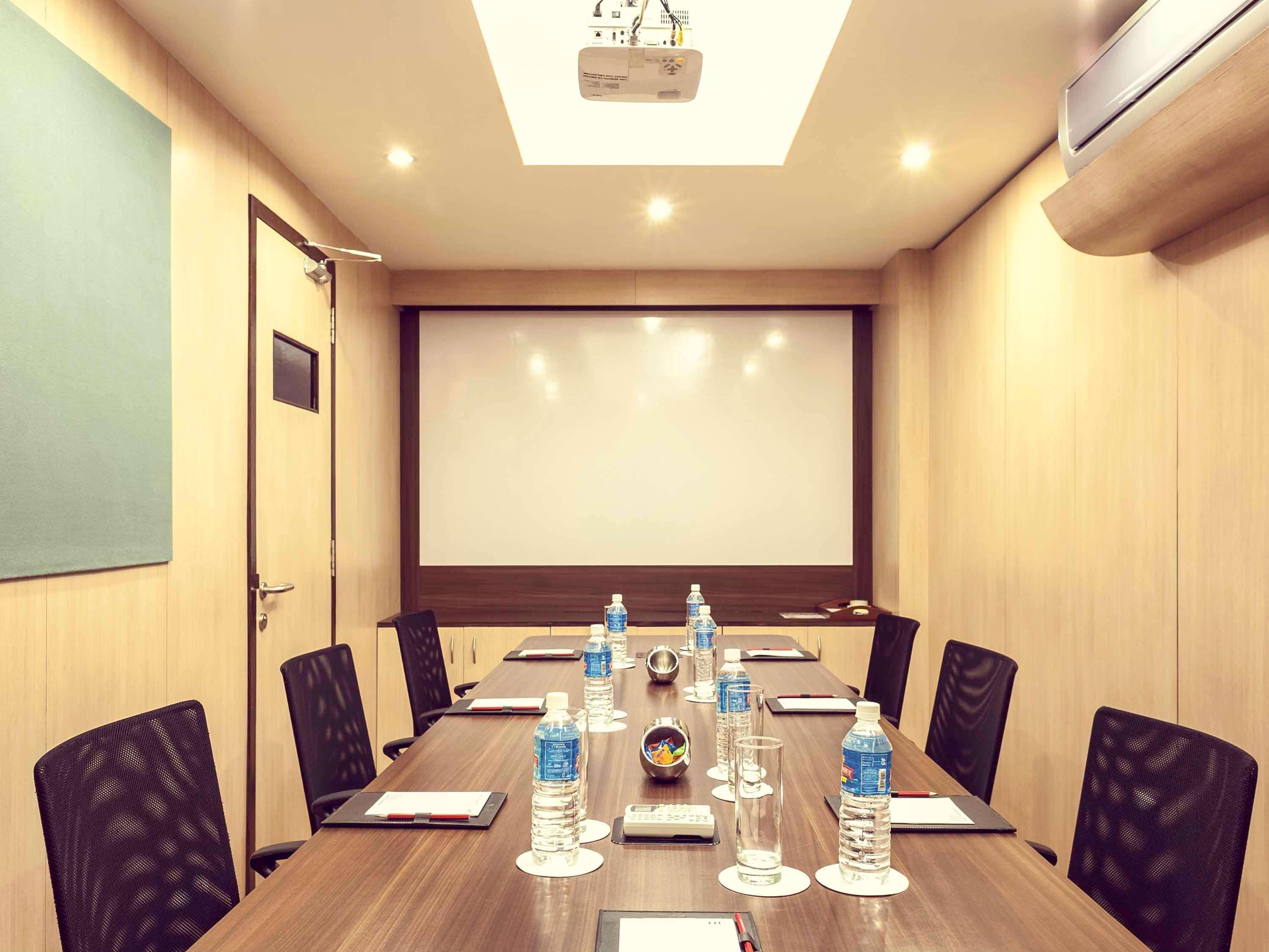 Grand Mercure Vadodara Surya Palace Dış mekan fotoğraf