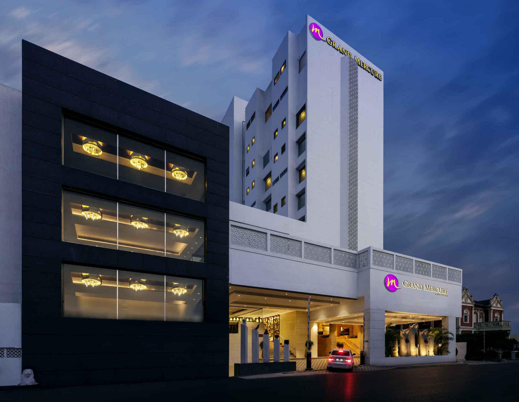 Grand Mercure Vadodara Surya Palace Dış mekan fotoğraf
