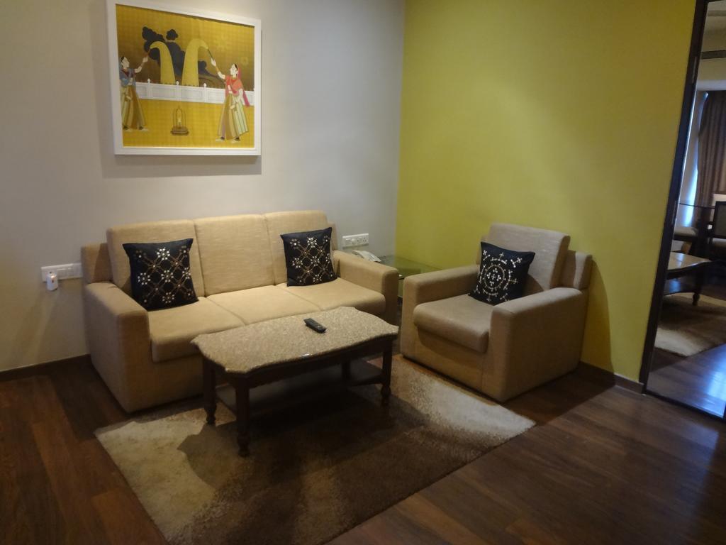 Grand Mercure Vadodara Surya Palace Dış mekan fotoğraf